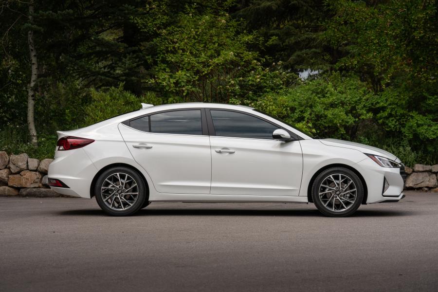 Hyundai Elantra Limited (AD) 2018 года  (NA) (фото 39 из 42)